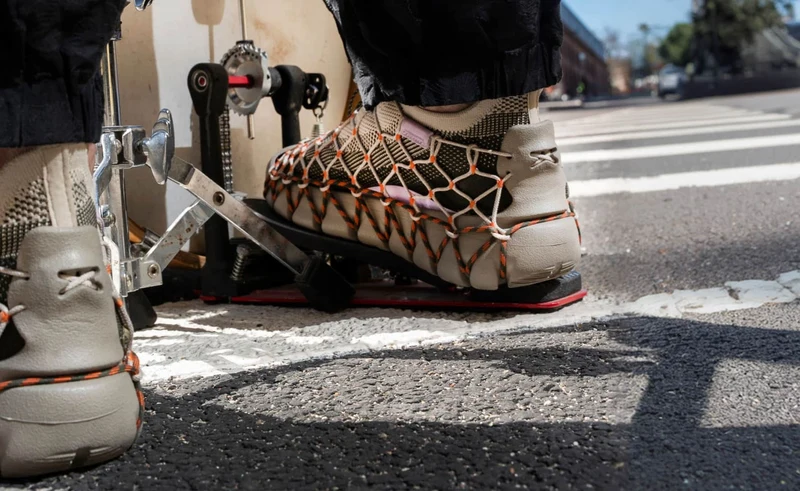 UNEEK 360 Henrik Vibskov Sneaker für Damen | Brindle/Scarlet Ibis