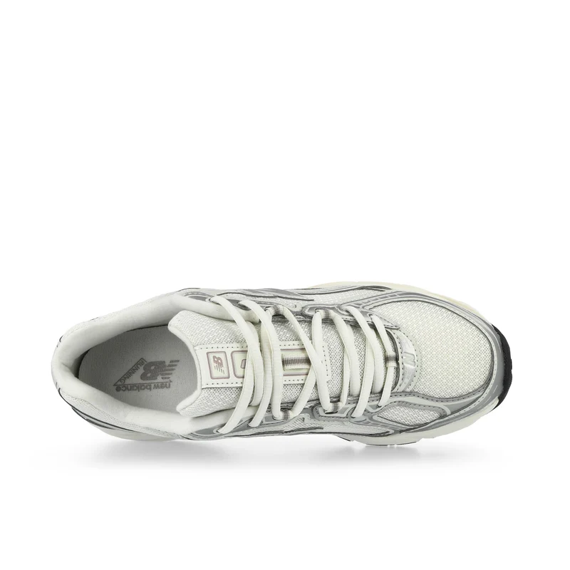 U7402F3