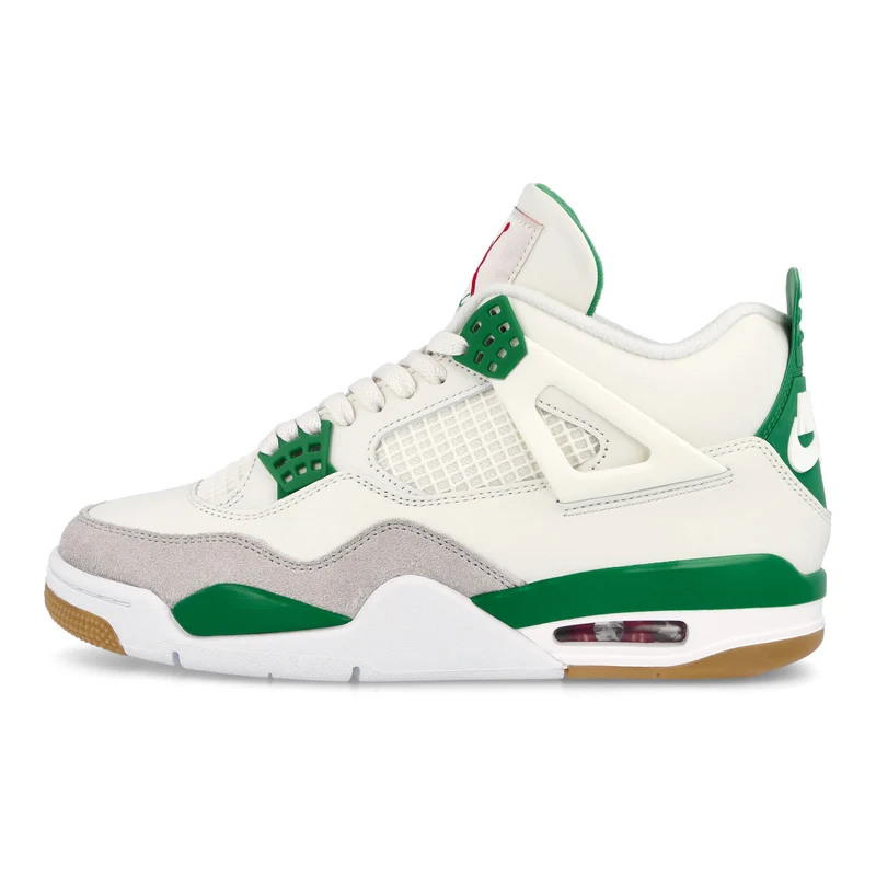 Nike SB x Air Jordan 4