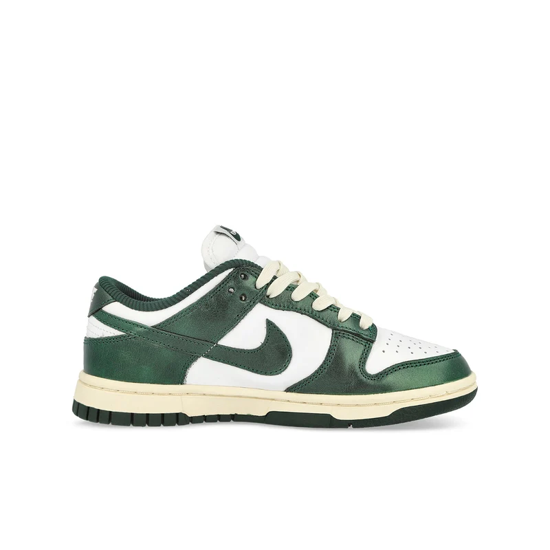 W Dunk Low