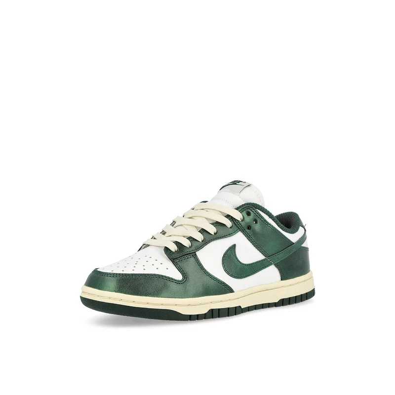 W Dunk Low