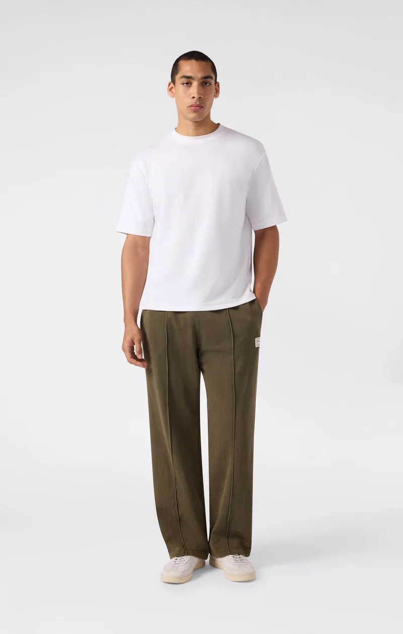Men’s Pants with Stitched Pleat and Washed Effect