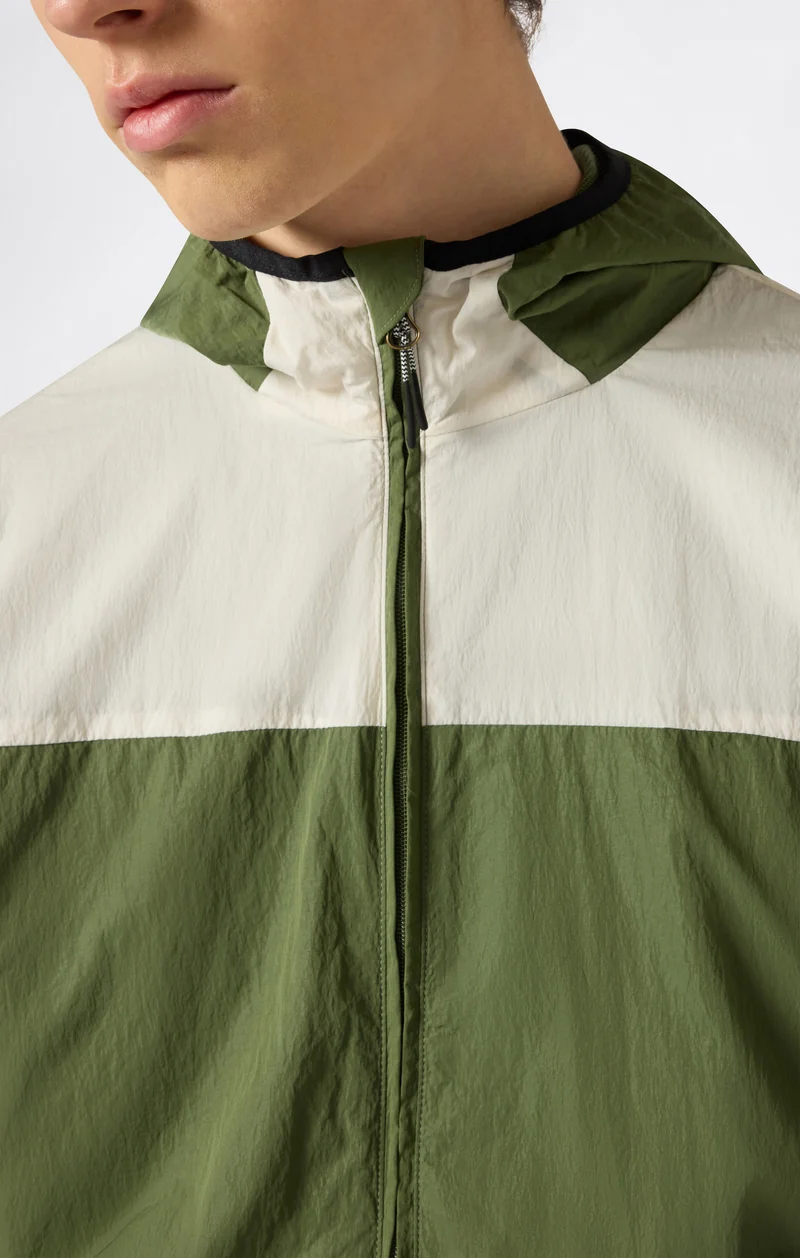 Men’s Lightweight Hooded Windbreaker Jacket