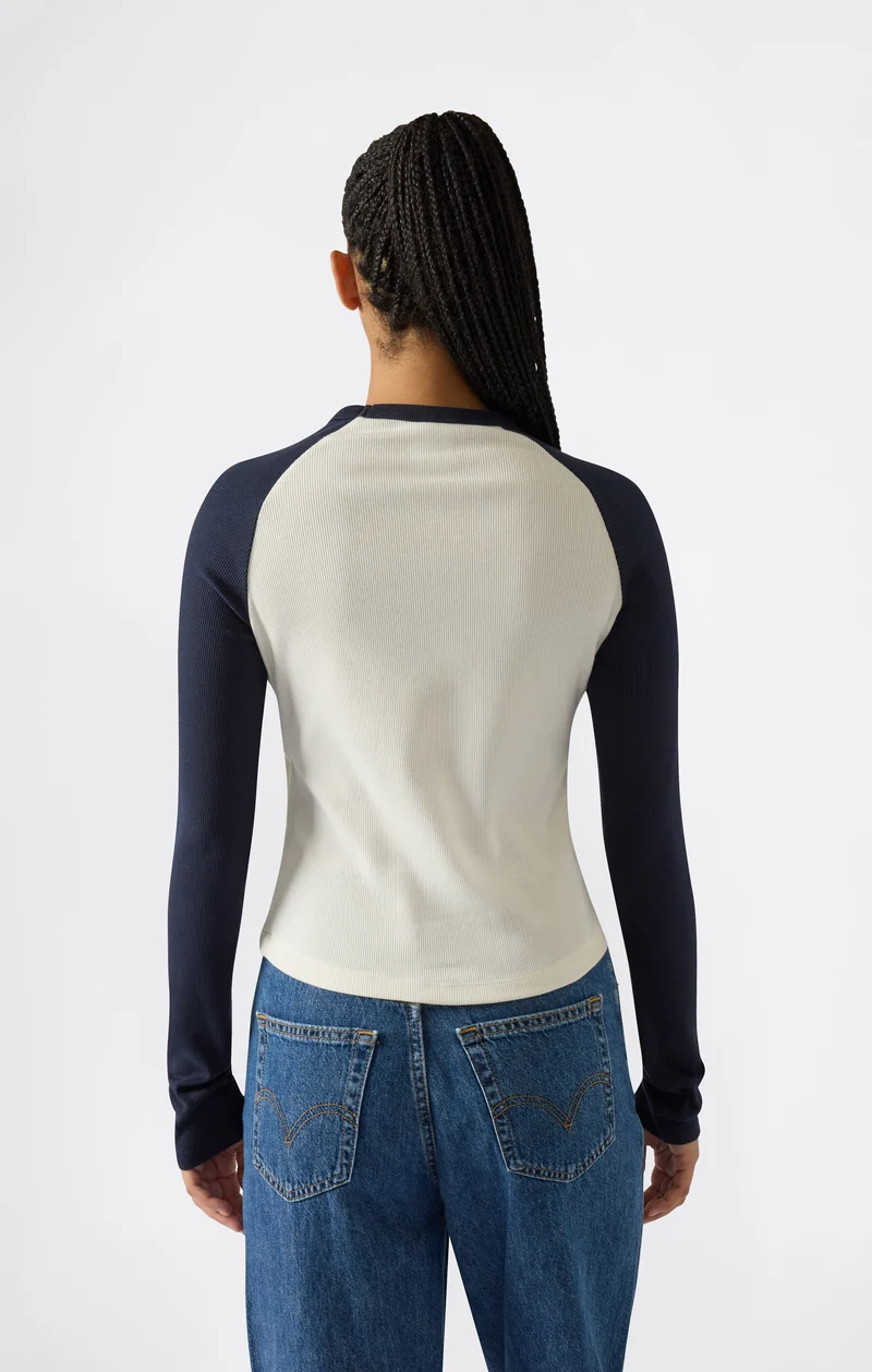 Women’s Long Sleeve Cropped T-Shirt with Graphic