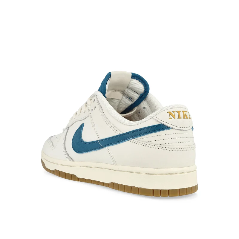 Dunk Low SE