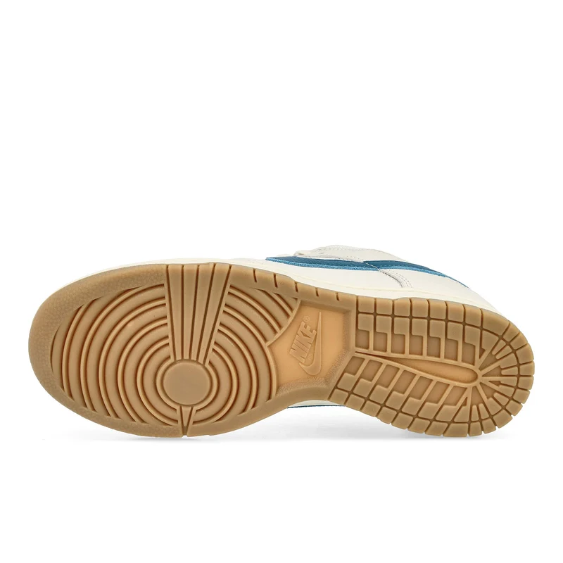 Dunk Low SE