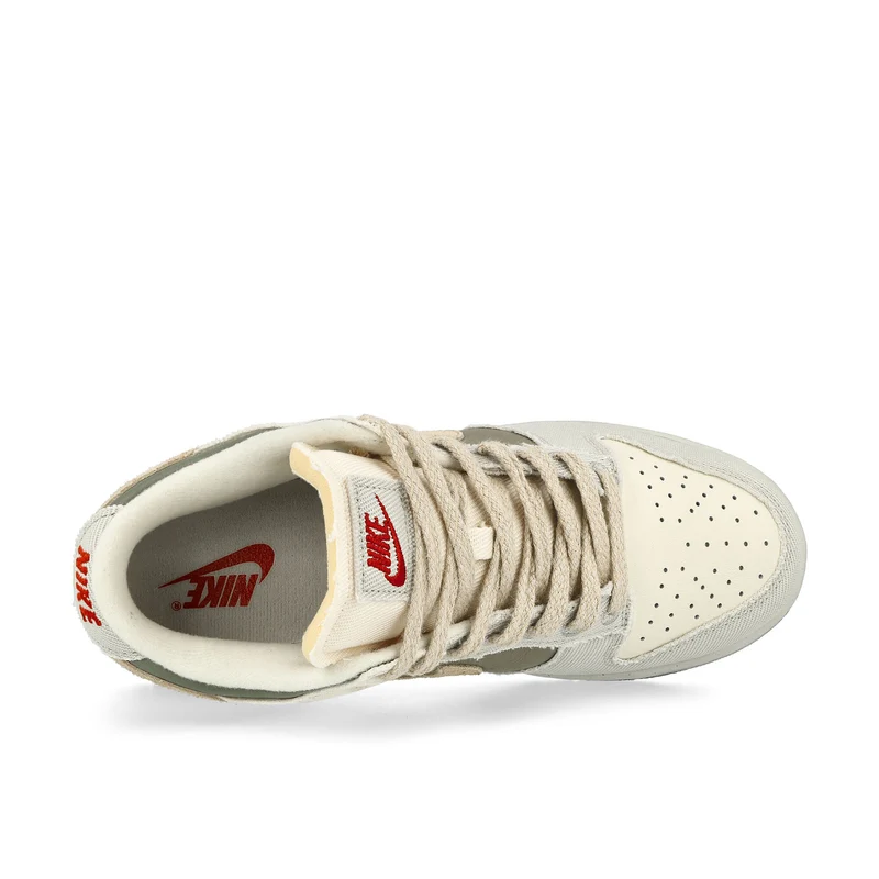 W Dunk Low