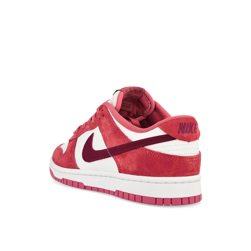 W Dunk Low