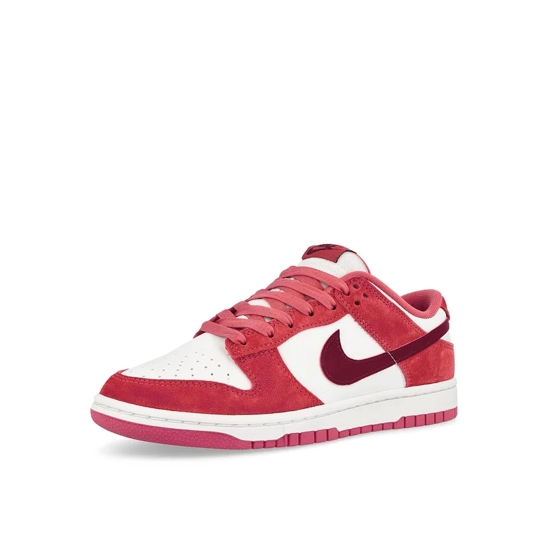 W Dunk Low