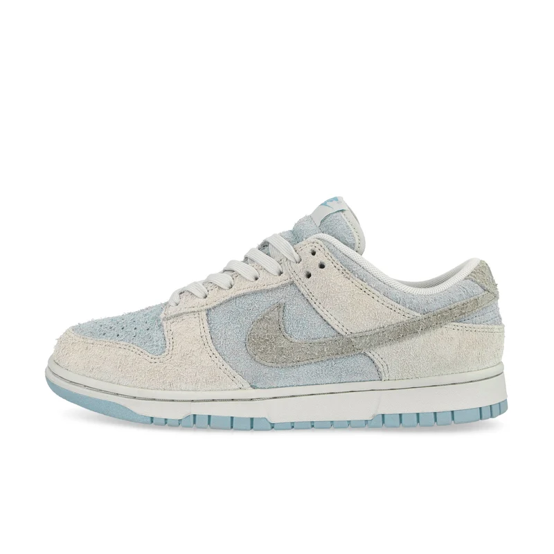 W Dunk Low