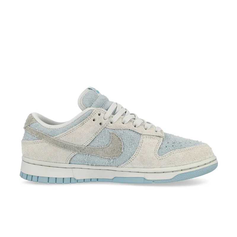 W Dunk Low