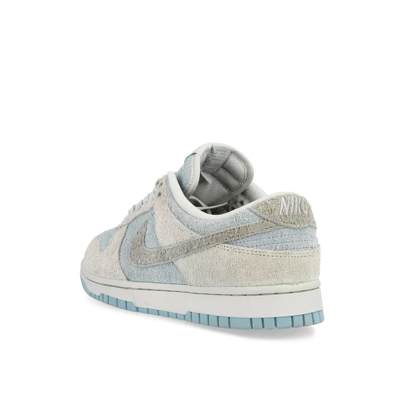 W Dunk Low