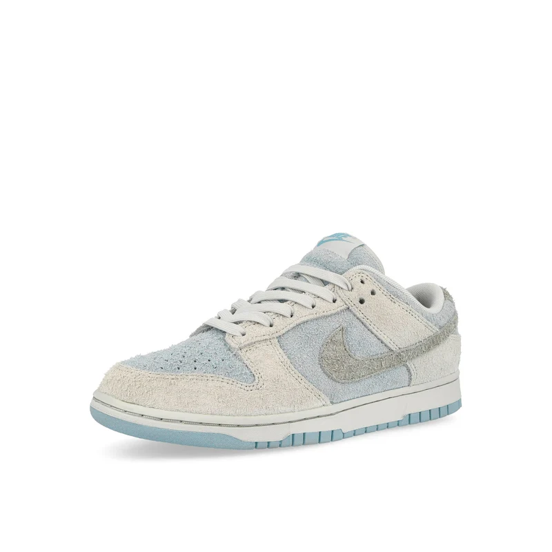 W Dunk Low