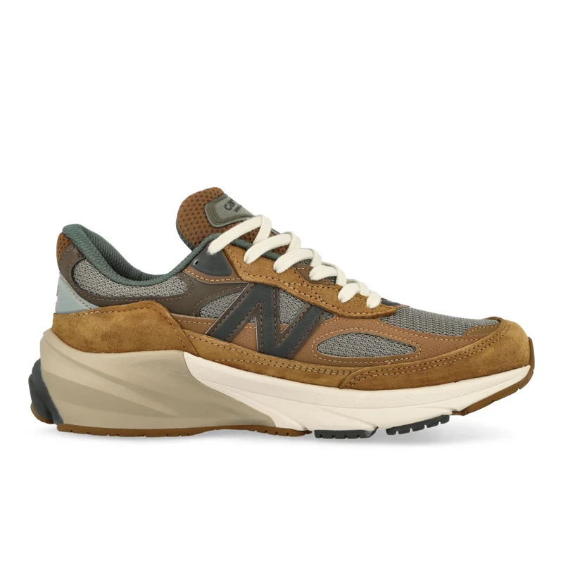 Carhartt WIP x New Balance M990CH6