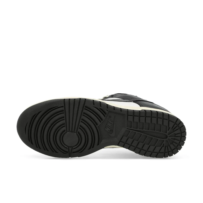 W Dunk Low Premium