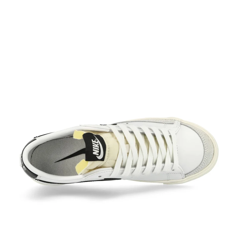 W Blazer Low 77