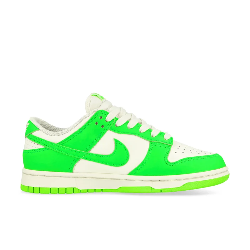 W Dunk Low