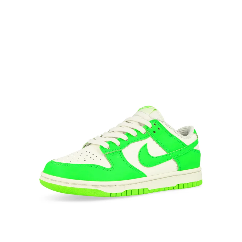 W Dunk Low