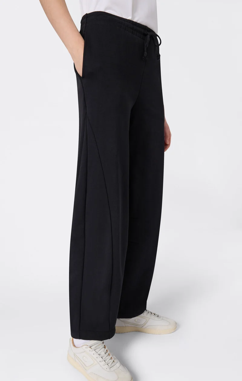 Women’s Lightweight Barrel Leg Jogger Pants Icons