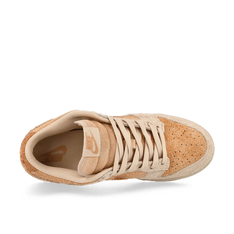 W Dunk Low