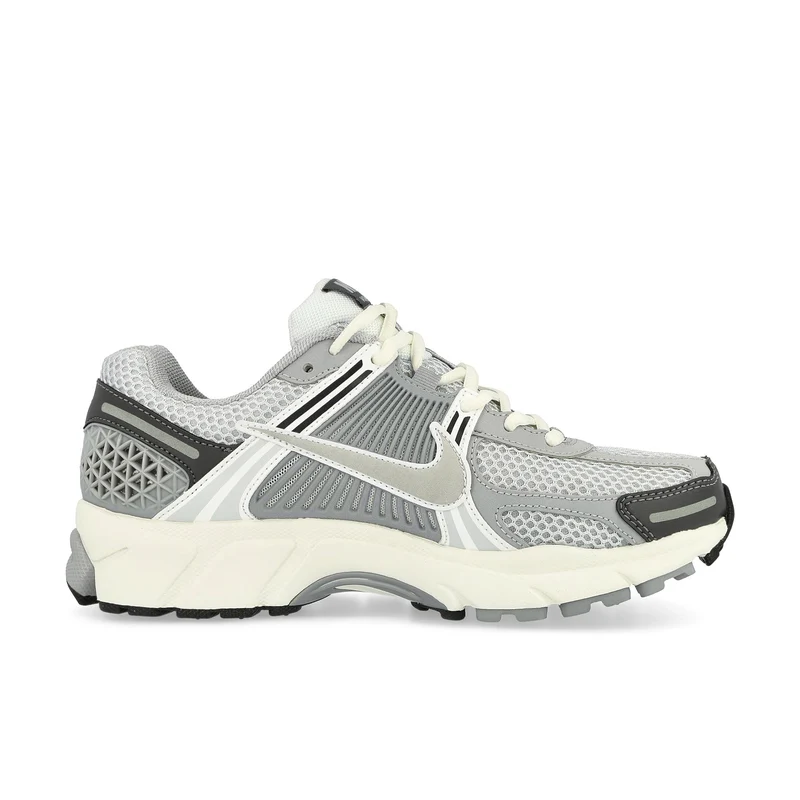 W Zoom Vomero 5