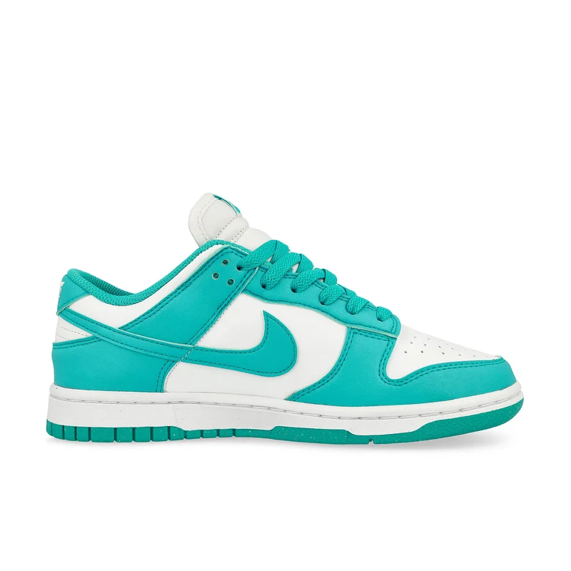 W Dunk Low