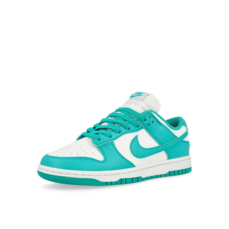 W Dunk Low