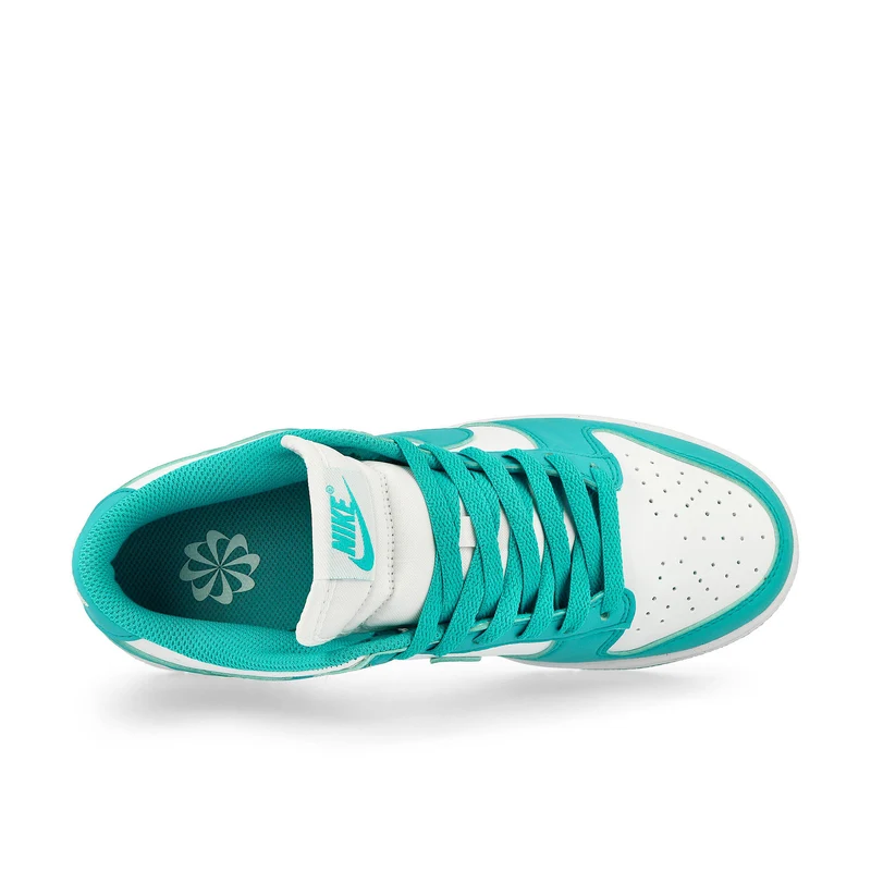 W Dunk Low