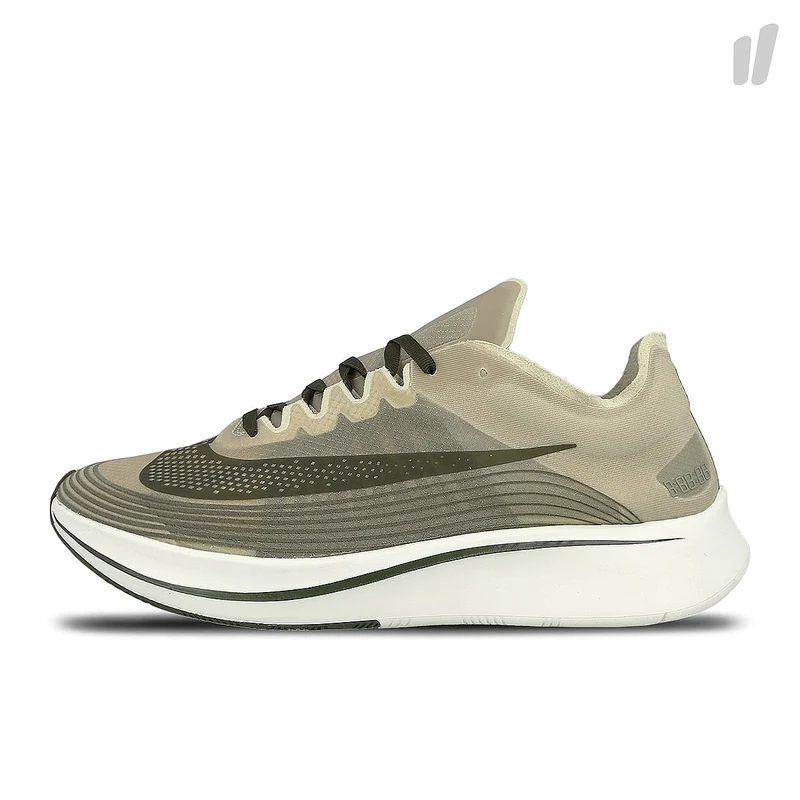 zoom fly