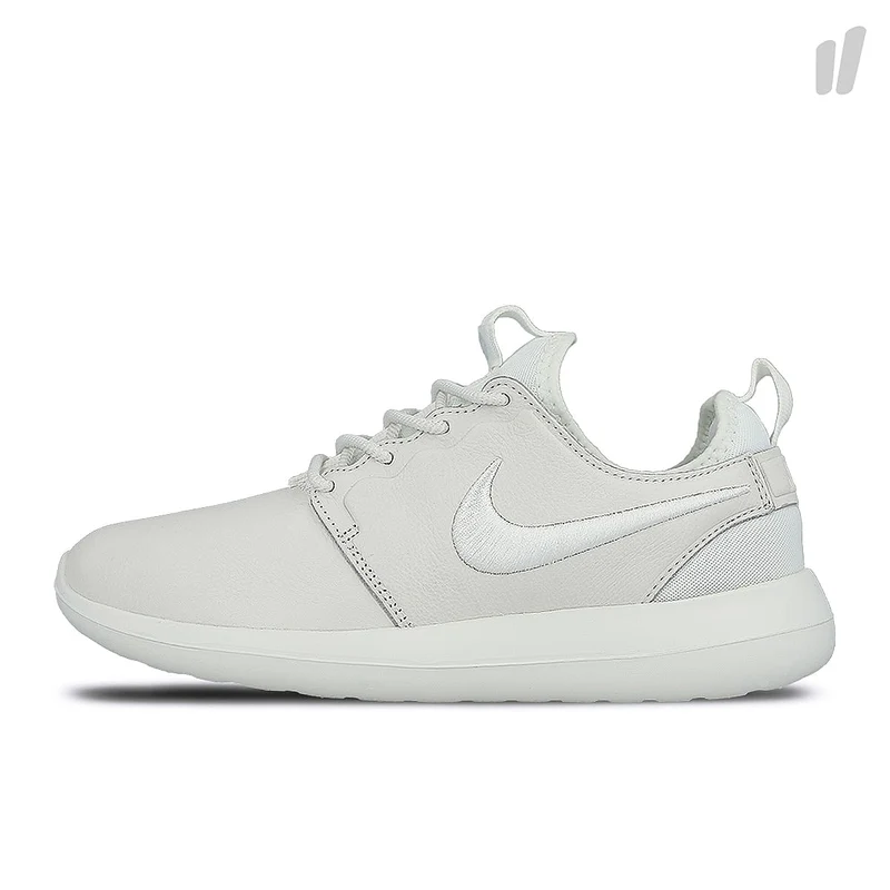 wmns roshe two si