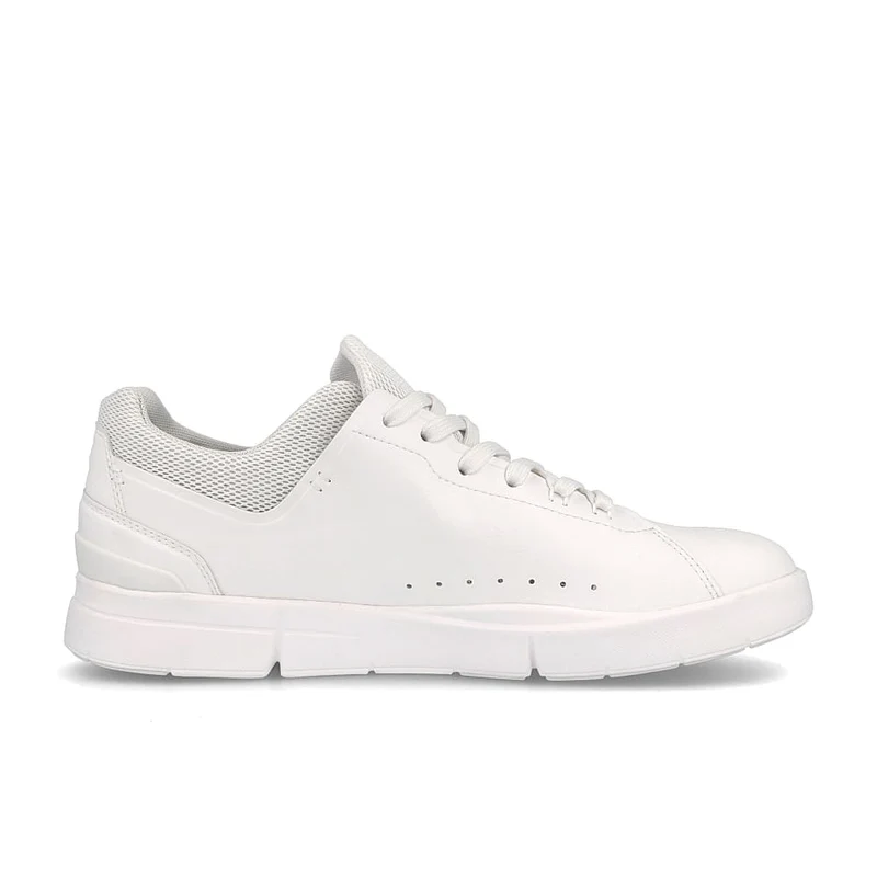 wmns the roger advantage