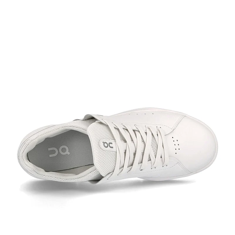 wmns the roger advantage