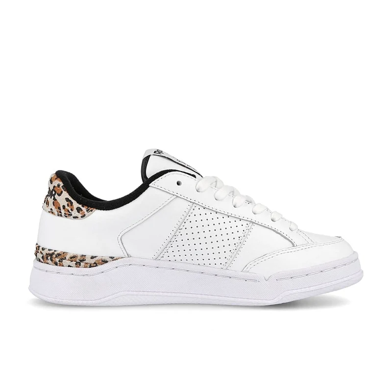 wmns ad court